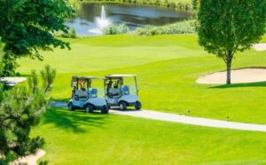 4 Key Benefits of Customizing a Golf Cart